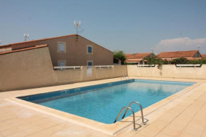 Pavillon avec piscine à 500m de la plage